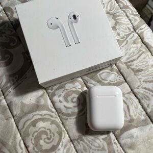 Apple AirPods Wireless Ear Buds 2nd Generation